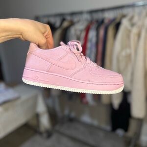 Nike Air Force 1 Low Corduroy – Pink (Size 6Y / Women’s 7.5)